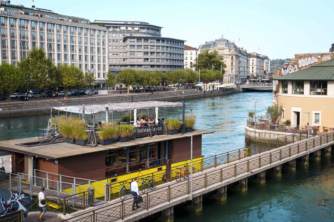 Enjoy a drink on a terrace in Geneva | Geneva Tourism